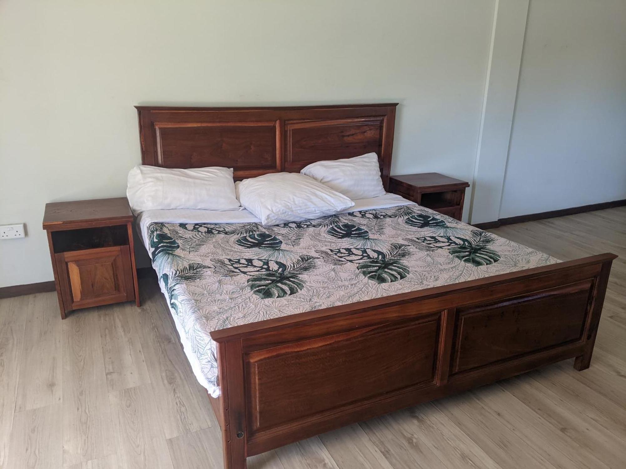 Vapour Lounge Aparthotel Лусака Екстериор снимка